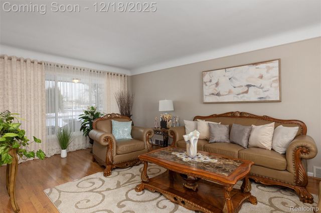 29517 Eastfield Street, Farmington Hills, MI 48334