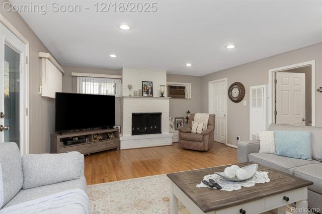 29517 Eastfield Street, Farmington Hills, MI 48334