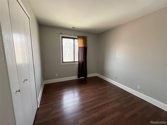 7624 Manor Circle, Westland, MI 48185