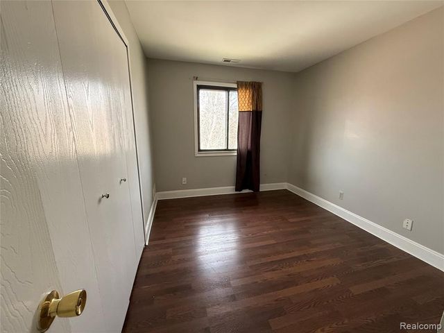 7624 Manor Circle, Westland, MI 48185