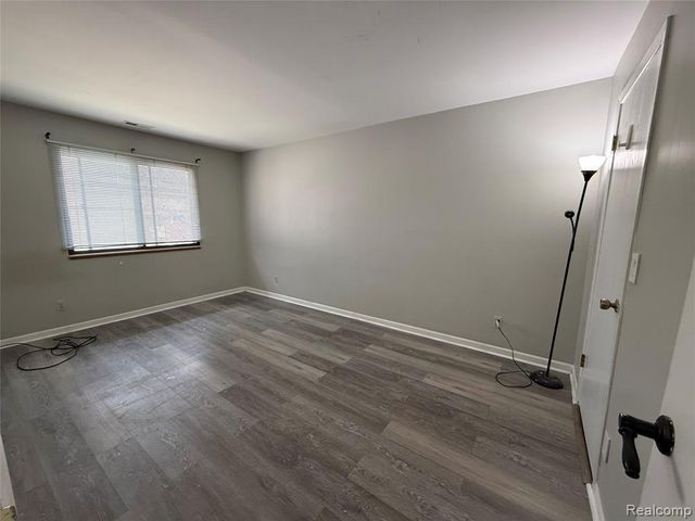 7624 Manor Circle, Westland, MI 48185