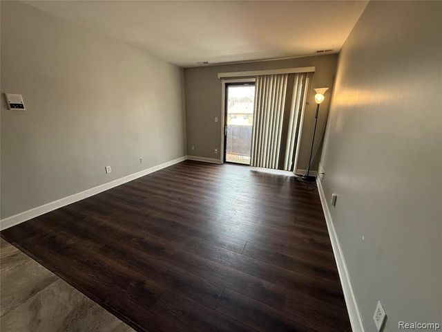 7624 Manor Circle, Westland, MI 48185