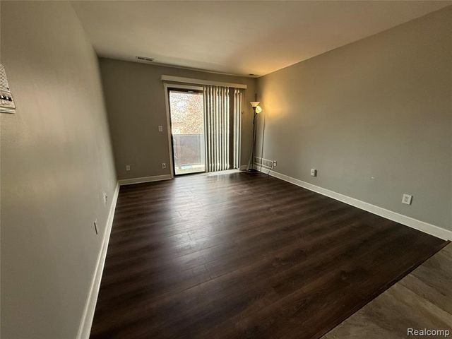 7624 Manor Circle, Westland, MI 48185