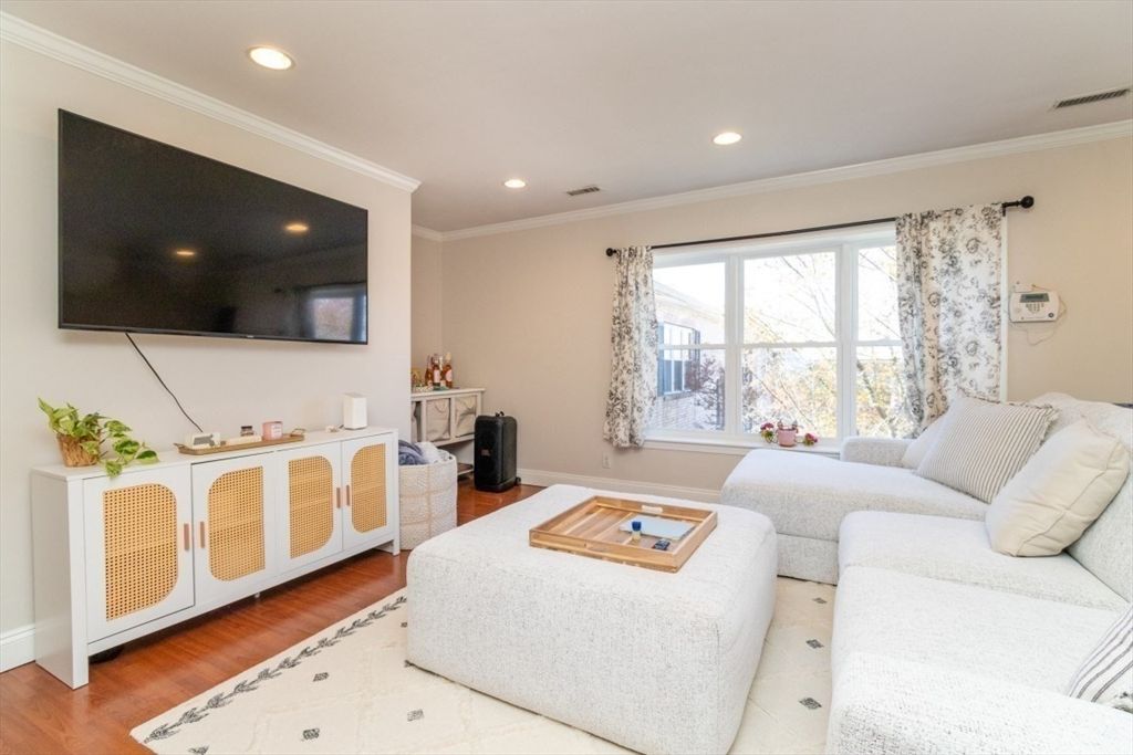 156 Newton St 4, Boston, MA 02135