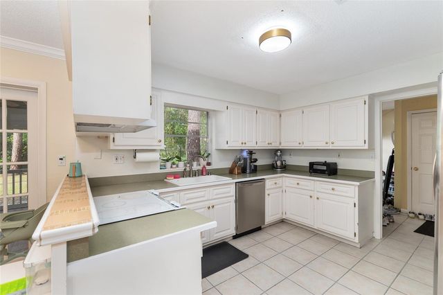 2251 NW 20TH COURT, Gainesville, FL 32605