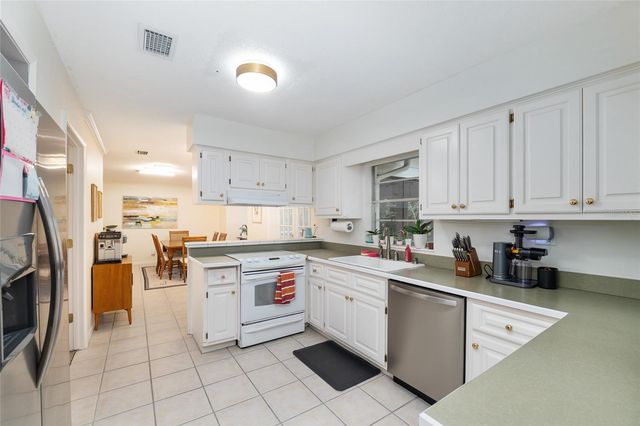 2251 NW 20TH COURT, Gainesville, FL 32605