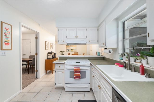 2251 NW 20TH COURT, Gainesville, FL 32605