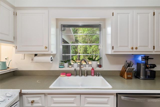 2251 NW 20TH COURT, Gainesville, FL 32605