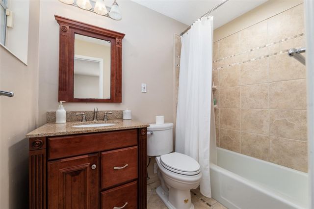 2251 NW 20TH COURT, Gainesville, FL 32605