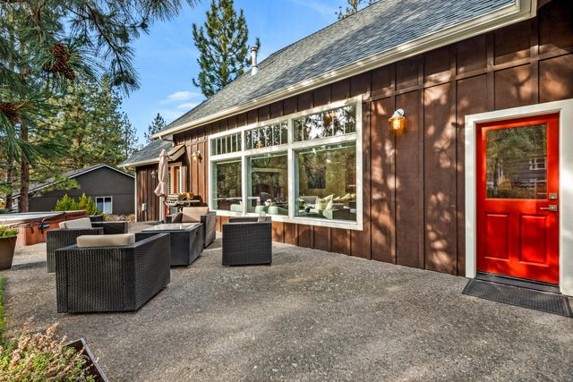 693 E Tyler Avenue, Sisters, OR 97759