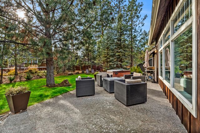 693 E Tyler Avenue, Sisters, OR 97759