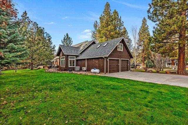 693 E Tyler Avenue, Sisters, OR 97759