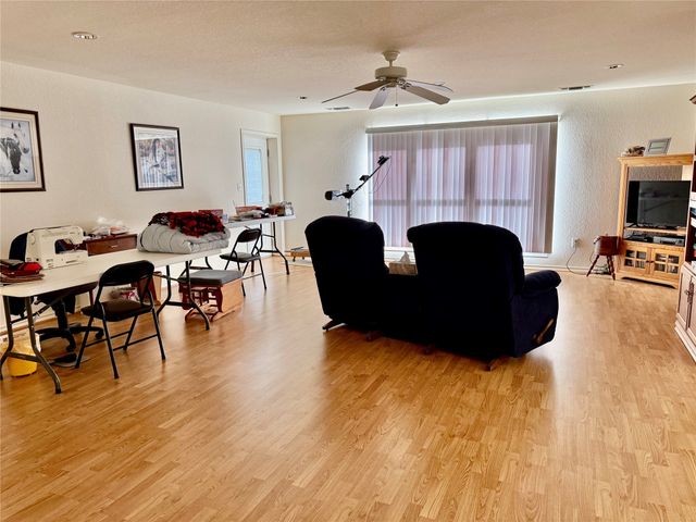 293 Pam Drive, Chico, TX 76431