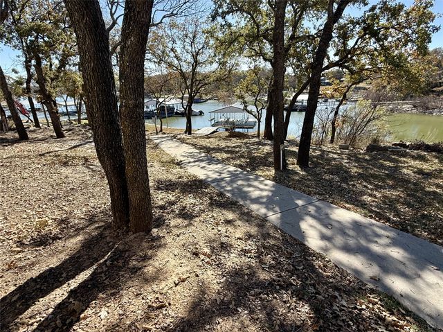 293 Pam Drive, Chico, TX 76431