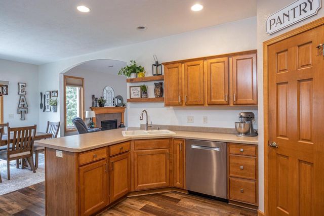 223 SUNNY MEADOWS DRIVE, Kaukauna, WI 54130