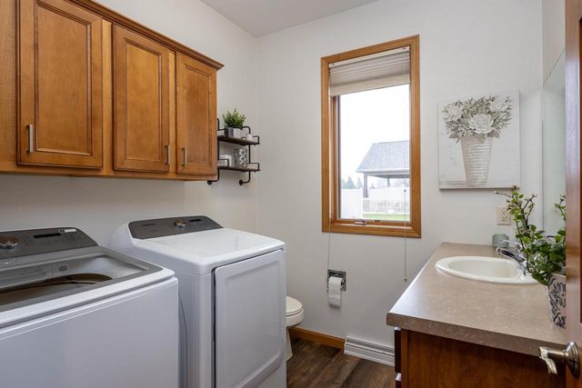 223 SUNNY MEADOWS DRIVE, Kaukauna, WI 54130