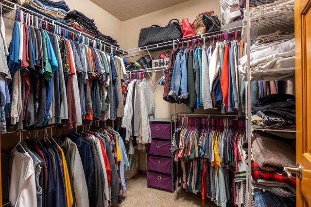 223 SUNNY MEADOWS DRIVE, Kaukauna, WI 54130