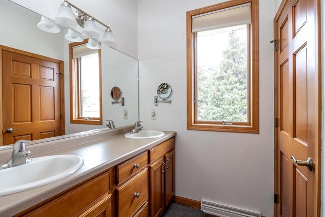 223 SUNNY MEADOWS DRIVE, Kaukauna, WI 54130