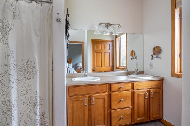 223 SUNNY MEADOWS DRIVE, Kaukauna, WI 54130