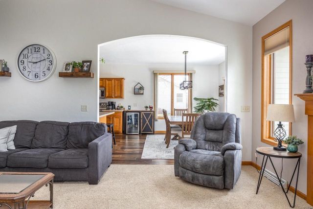 223 SUNNY MEADOWS DRIVE, Kaukauna, WI 54130