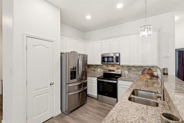 1505 Carriage Lane, Savannah, TX 76227