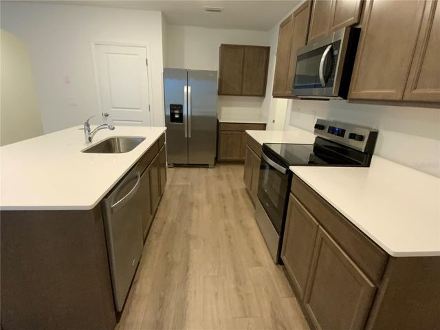 32322 EVENING GROVE CT, Wesley Chapel, FL 33543