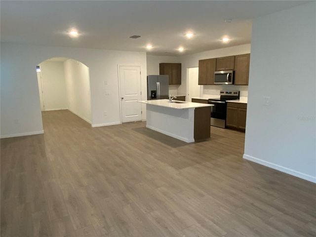 32322 EVENING GROVE CT, Wesley Chapel, FL 33543
