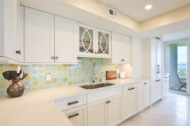775 LONGBOAT CLUB ROAD 904, Longboat Key, FL 34228