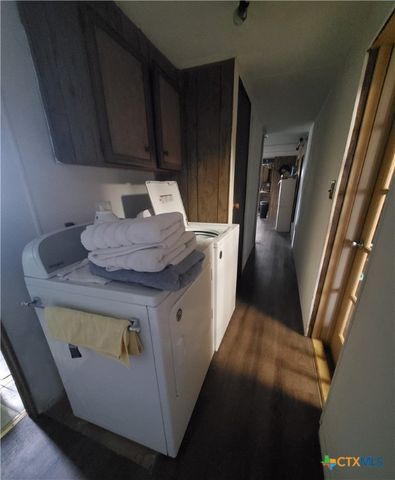 95 Kellie Lane, Seadrift, TX 77983