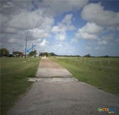 95 Kellie Lane, Seadrift, TX 77983