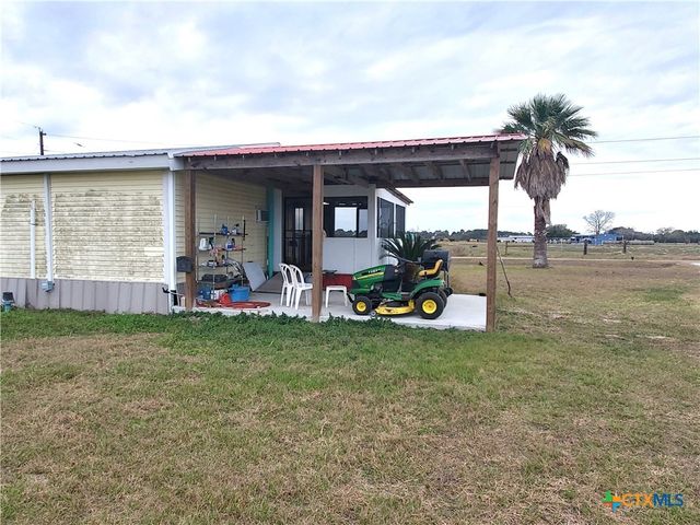 95 Kellie Lane, Seadrift, TX 77983