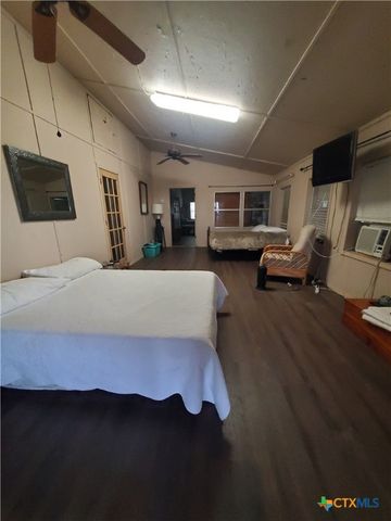 95 Kellie Lane, Seadrift, TX 77983