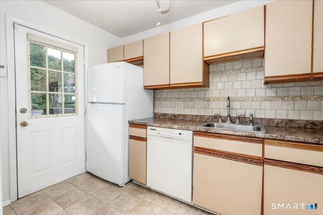 2437 Bedford Street B1, Stamford, CT 06905