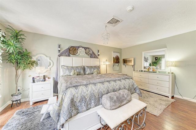 7236 LAS CASAS DR, Sarasota, FL 34243