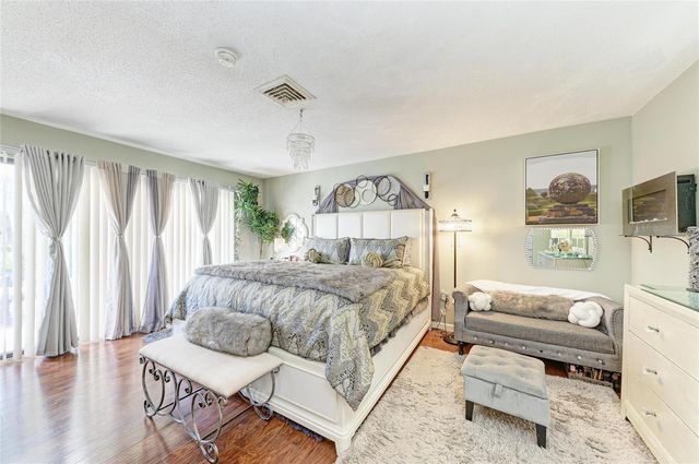 7236 LAS CASAS DR, Sarasota, FL 34243