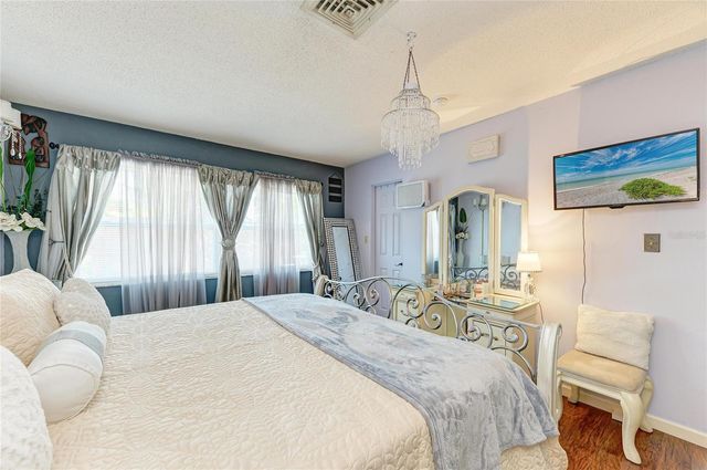 7236 LAS CASAS DR, Sarasota, FL 34243