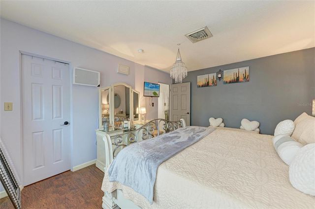 7236 LAS CASAS DR, Sarasota, FL 34243