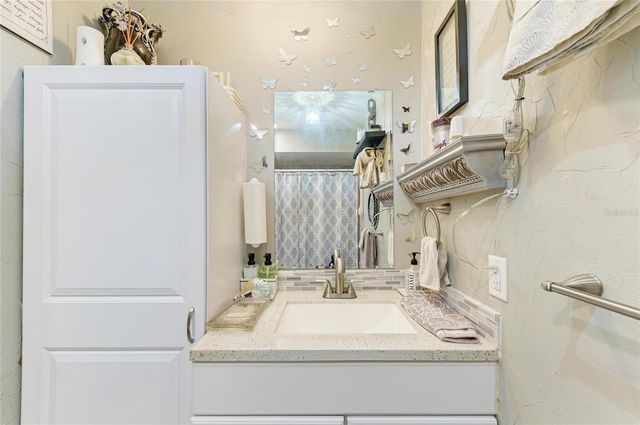 7236 LAS CASAS DR, Sarasota, FL 34243