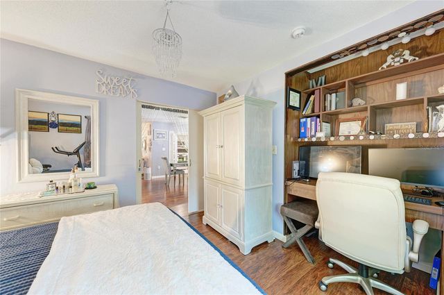 7236 LAS CASAS DR, Sarasota, FL 34243