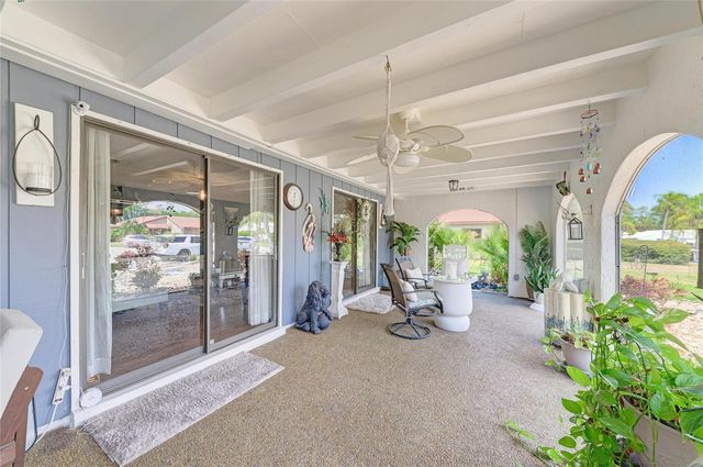 7236 LAS CASAS DR, Sarasota, FL 34243