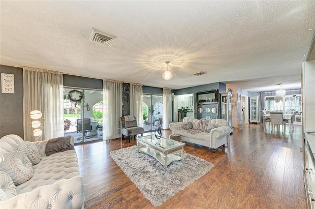 7236 LAS CASAS DR, Sarasota, FL 34243