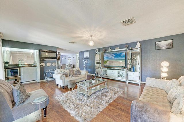 7236 LAS CASAS DR, Sarasota, FL 34243