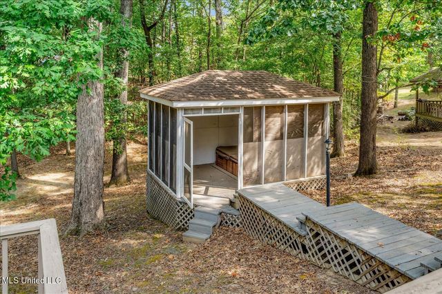 1590 Epping Forest Drive, Southaven, MS 38671