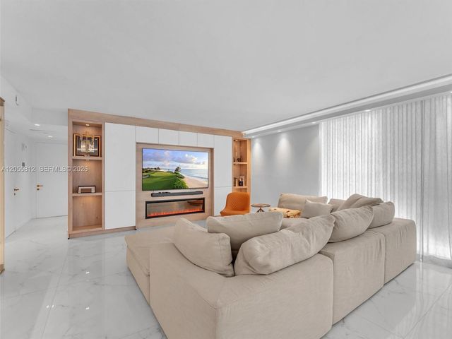 19707 Turnberry Way 6E, Aventura, FL 33180
