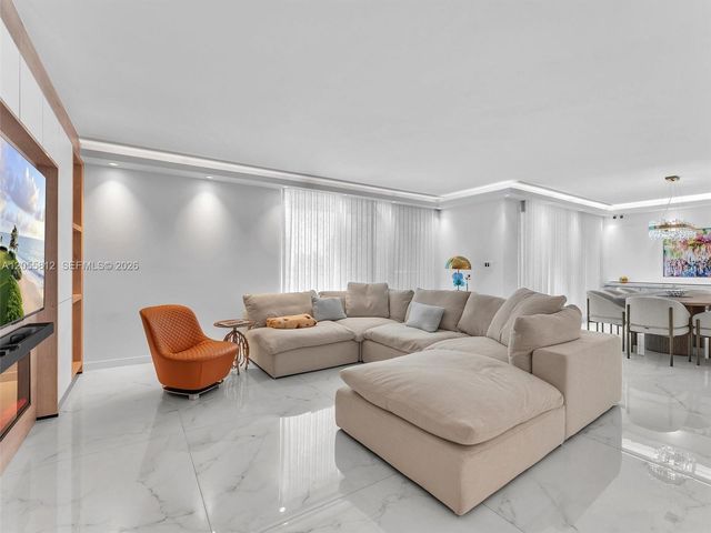 19707 Turnberry Way 6E, Aventura, FL 33180