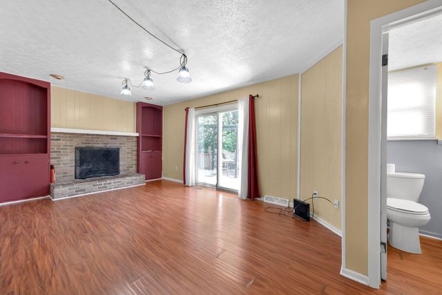 883 Mcnaughten Road, Columbus, OH 43213