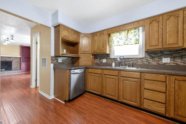 883 Mcnaughten Road, Columbus, OH 43213