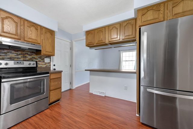 883 Mcnaughten Road, Columbus, OH 43213