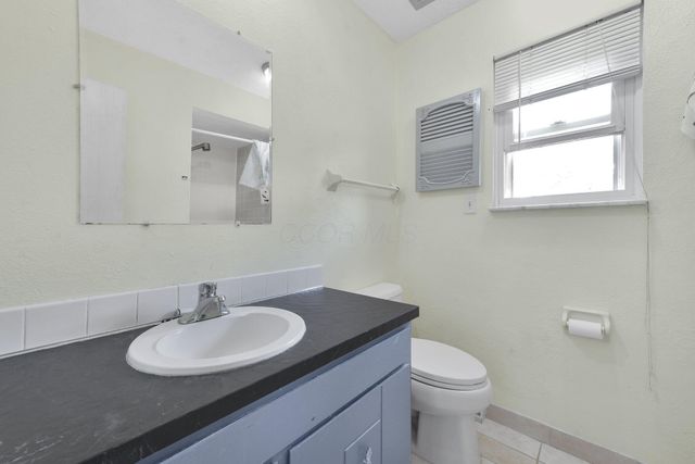 883 Mcnaughten Road, Columbus, OH 43213