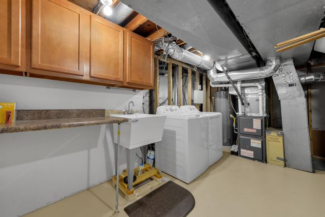 883 Mcnaughten Road, Columbus, OH 43213